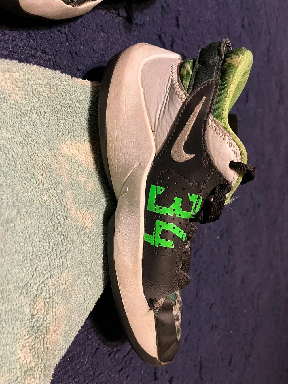 Nike Kids Sneakers in Green, Black and White with Leaf Print